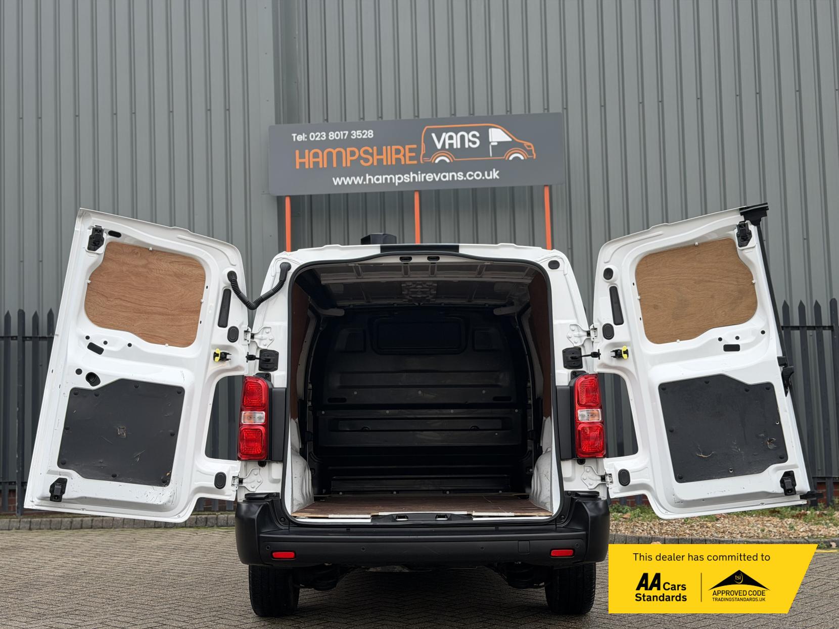 Vauxhall Vivaro 1.5 Turbo D 2900 Dynamic Panel Van 6dr Diesel Manual L2 H1 Euro 6 (s/s) (100 ps)