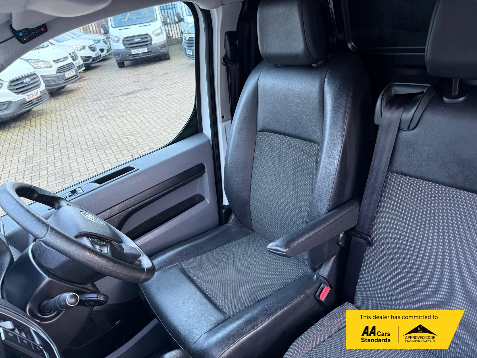 Vauxhall Vivaro 1.5 Turbo D 2900 Dynamic Panel Van 6dr Diesel Manual L2 H1 Euro 6 (s/s) (100 ps)