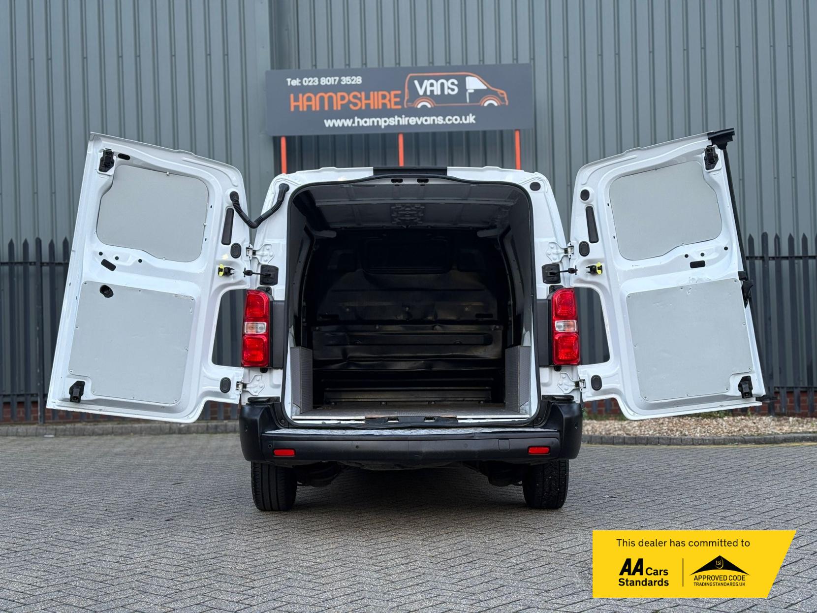 Vauxhall Vivaro 1.5 Turbo D 2900 Dynamic Panel Van 6dr Diesel Manual L2 H1 Euro 6 (s/s) (100 ps)