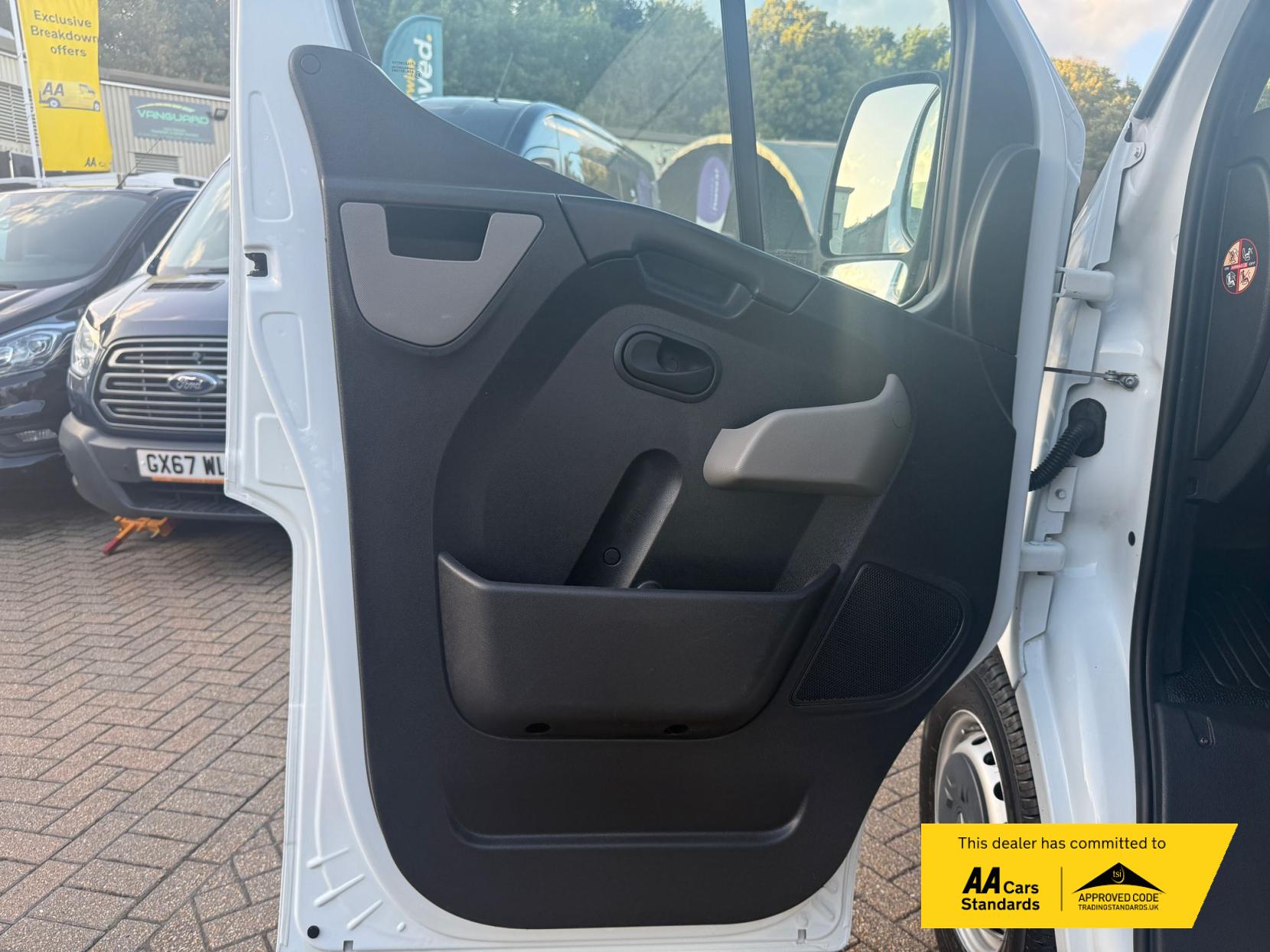 Vauxhall Movano 2.3 CDTi 3500 Panel Van 5dr Diesel Manual FWD L2 H2 Euro 6 (130 ps)