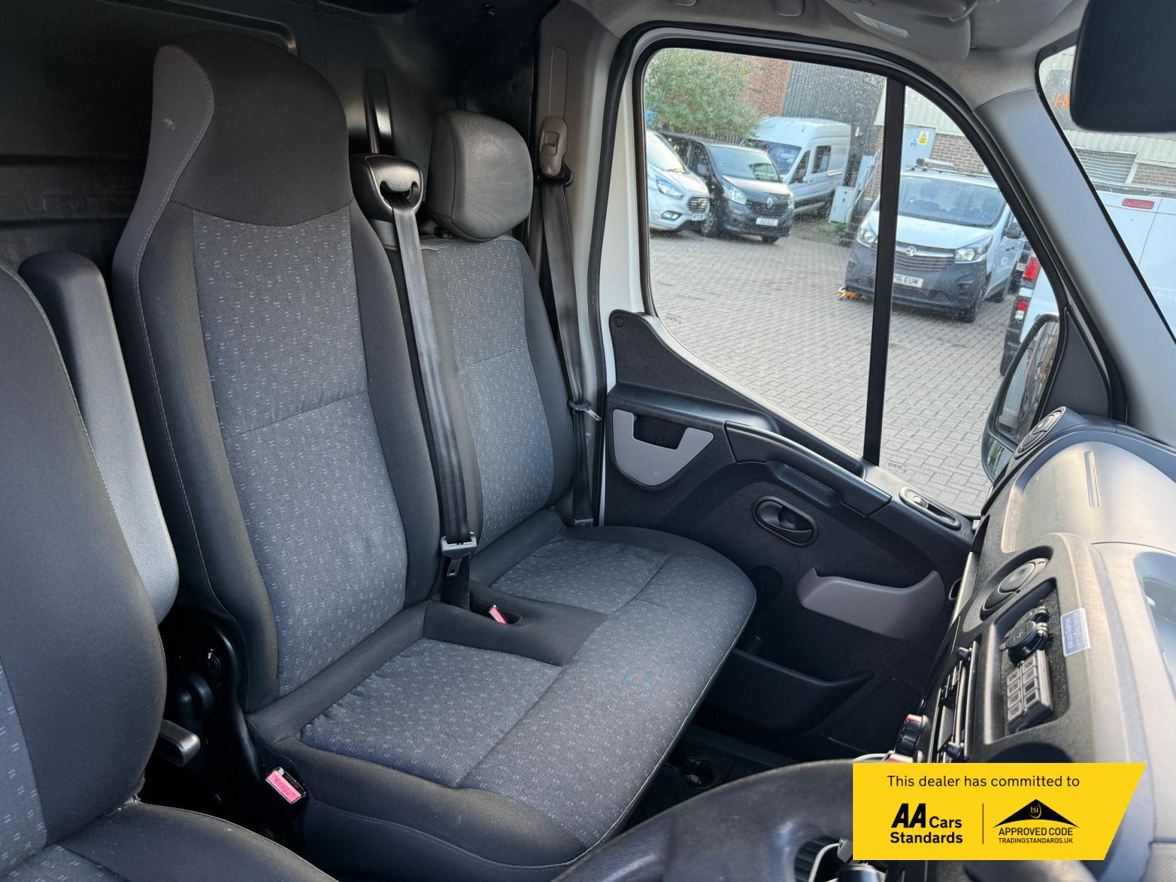 Vauxhall Movano 2.3 CDTi 3500 Panel Van 5dr Diesel Manual FWD L2 H2 Euro 6 (130 ps)