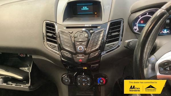 2017 Ford Fiesta Van 1.5 TDCi Sport Panel Van 3dr Diesel Manual (94 g/km, 93.7 bhp) - Thumbnail 8