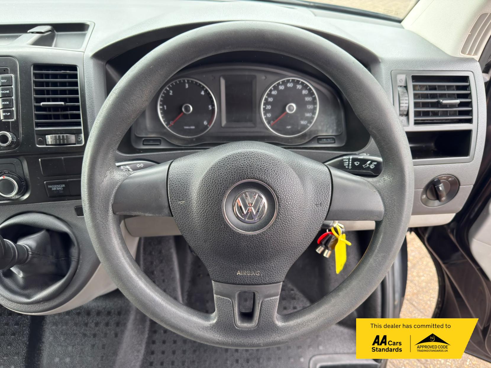 2011 Volkswagen Transporter 2.0 TDI T30 Panel Van 4dr Diesel Manual L3 H1 (203 g/km, 138 bhp) - Thumbnail 35