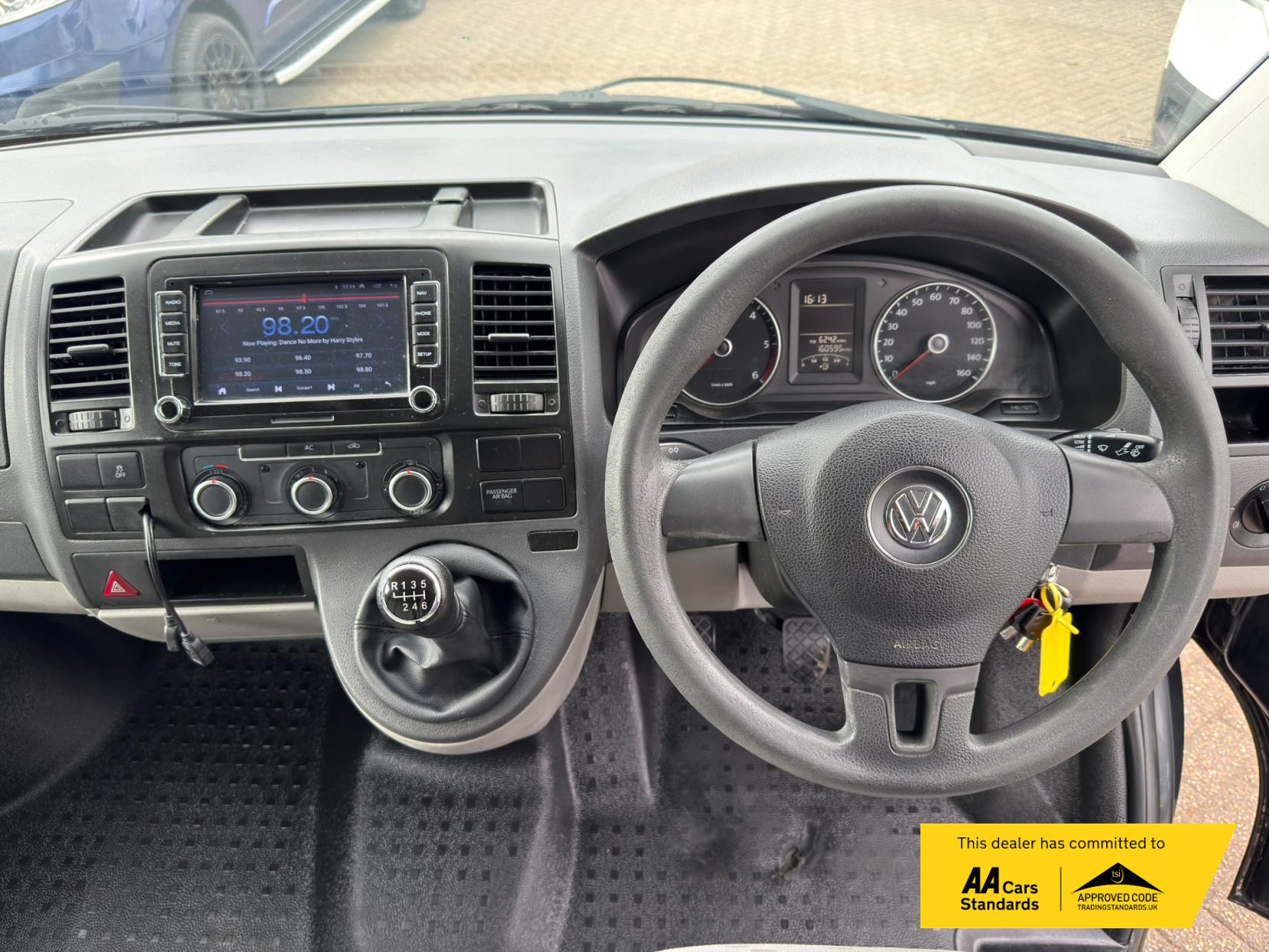 2011 Volkswagen Transporter 2.0 TDI T30 Panel Van 4dr Diesel Manual L3 H1 (203 g/km, 138 bhp) - Thumbnail 38