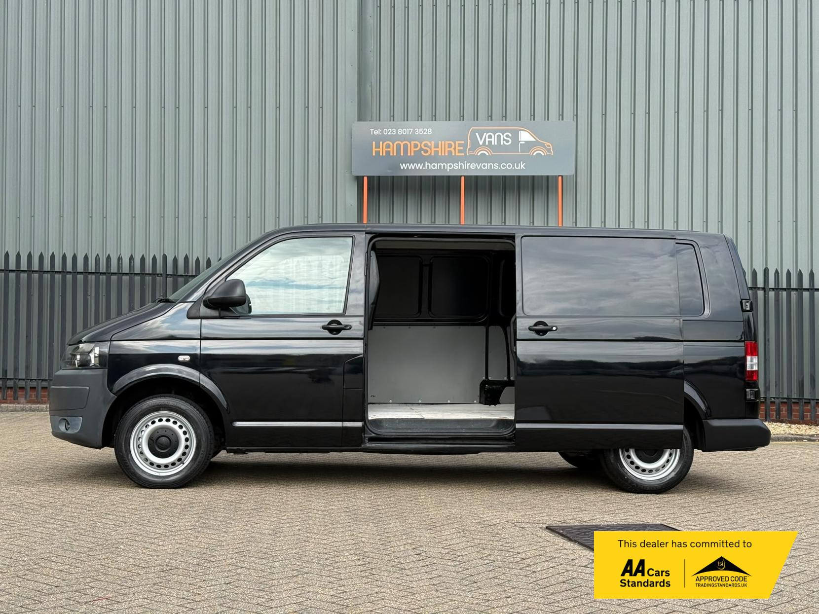 2011 Volkswagen Transporter 2.0 TDI T30 Panel Van 4dr Diesel Manual L3 H1 (203 g/km, 138 bhp) - Thumbnail 6