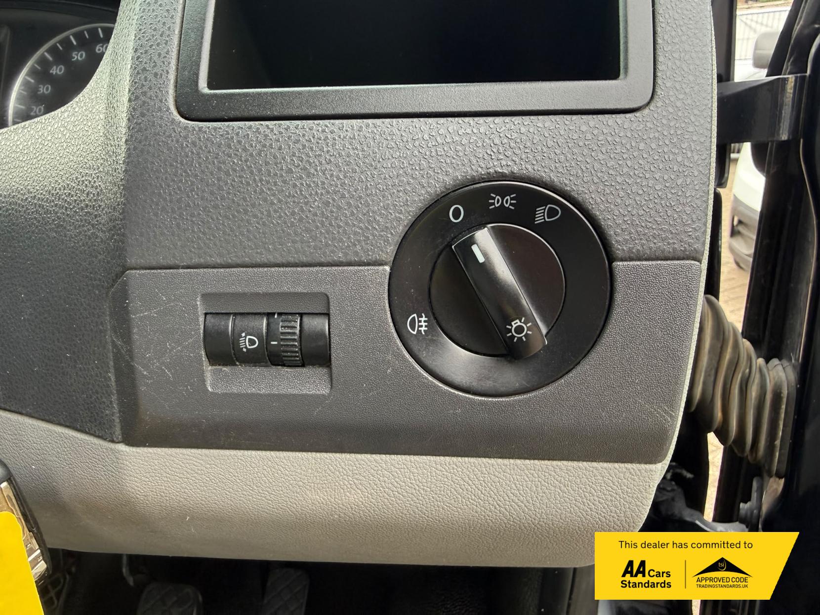 2011 Volkswagen Transporter 2.0 TDI T30 Panel Van 4dr Diesel Manual L3 H1 (203 g/km, 138 bhp) - Thumbnail 40