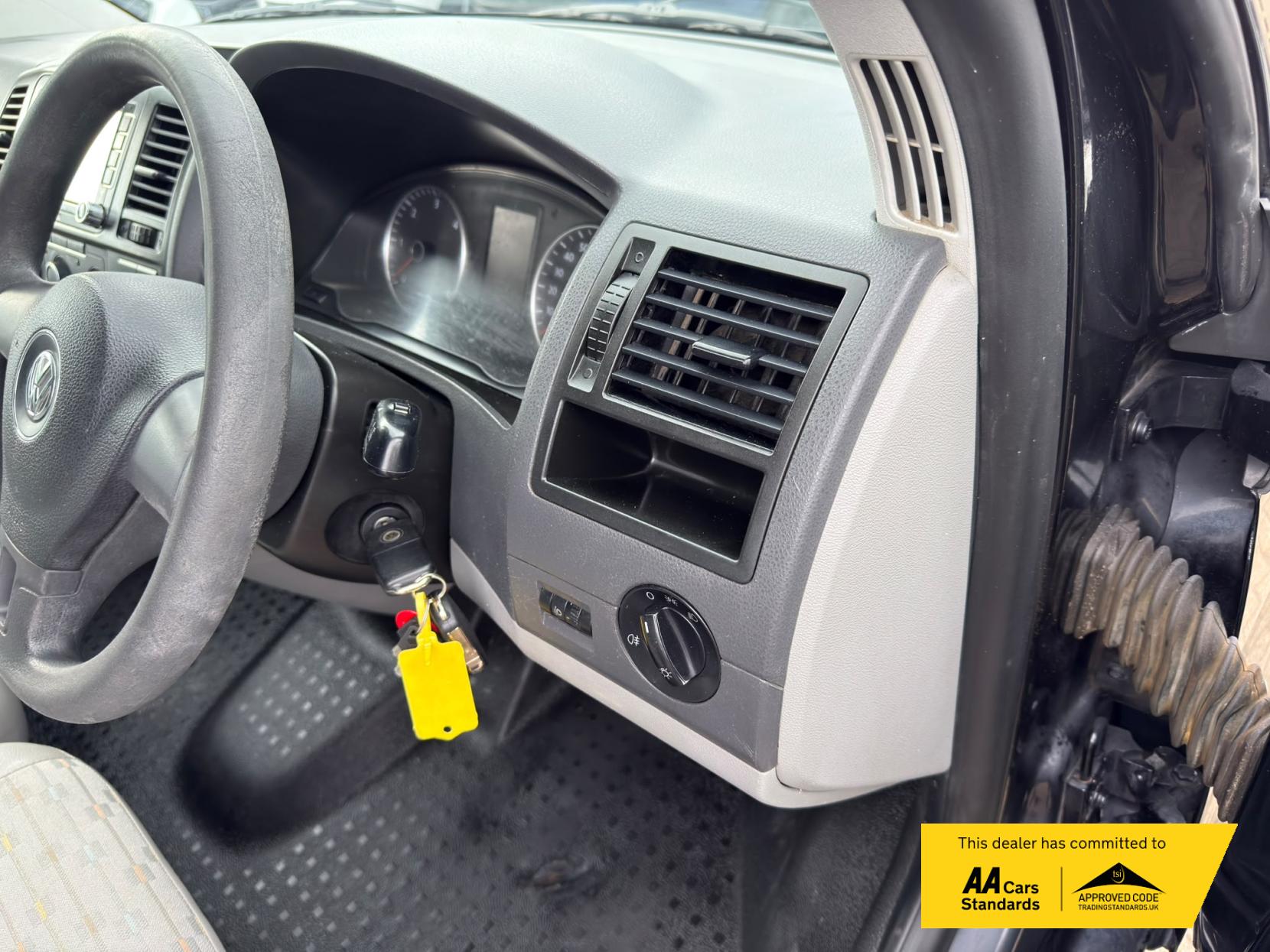 2011 Volkswagen Transporter 2.0 TDI T30 Panel Van 4dr Diesel Manual L3 H1 (203 g/km, 138 bhp) - Thumbnail 41