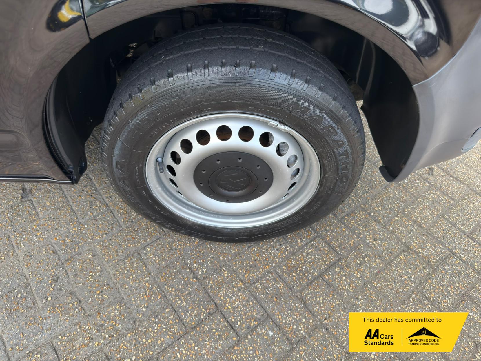 2011 Volkswagen Transporter 2.0 TDI T30 Panel Van 4dr Diesel Manual L3 H1 (203 g/km, 138 bhp) - Thumbnail 46