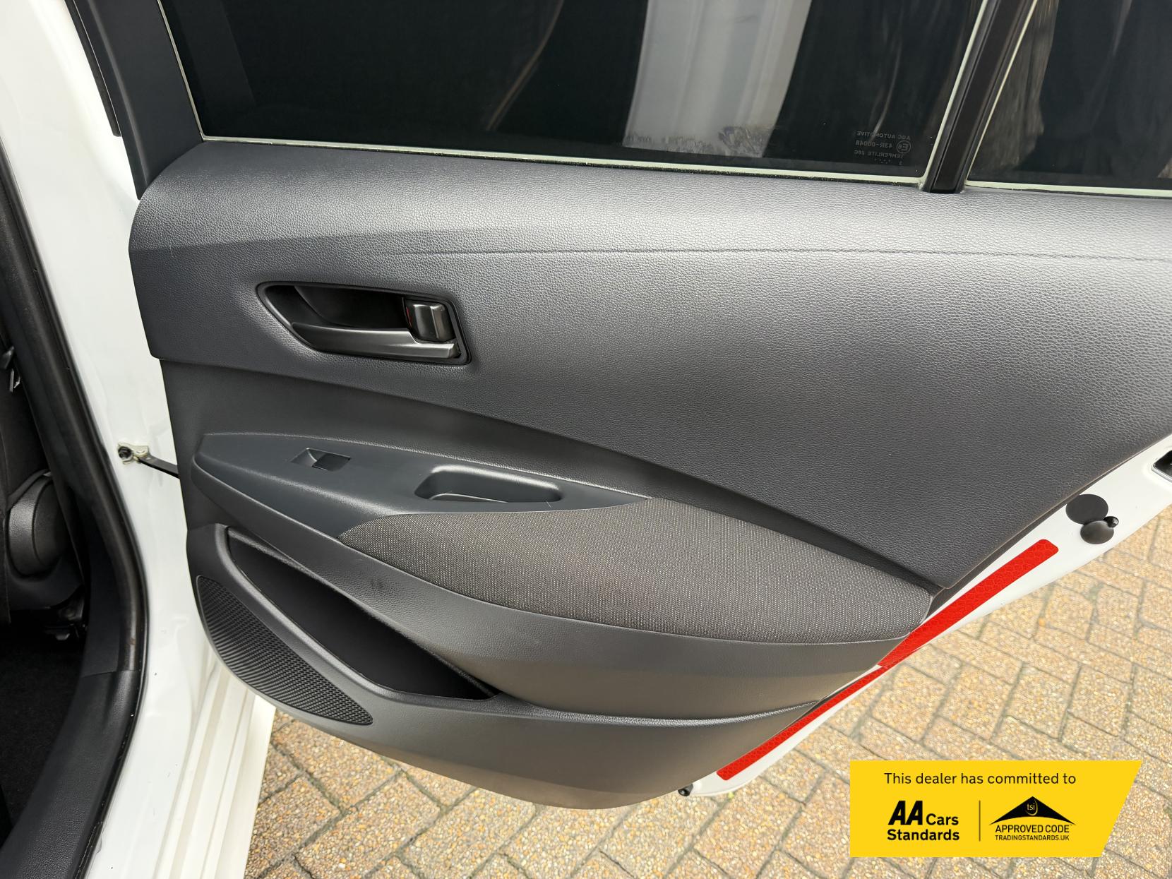 Toyota Corolla 1.8 VVT-h Car Derived Van 5dr Petrol Hybrid CVT Euro 6 (s/s) (140 ps)