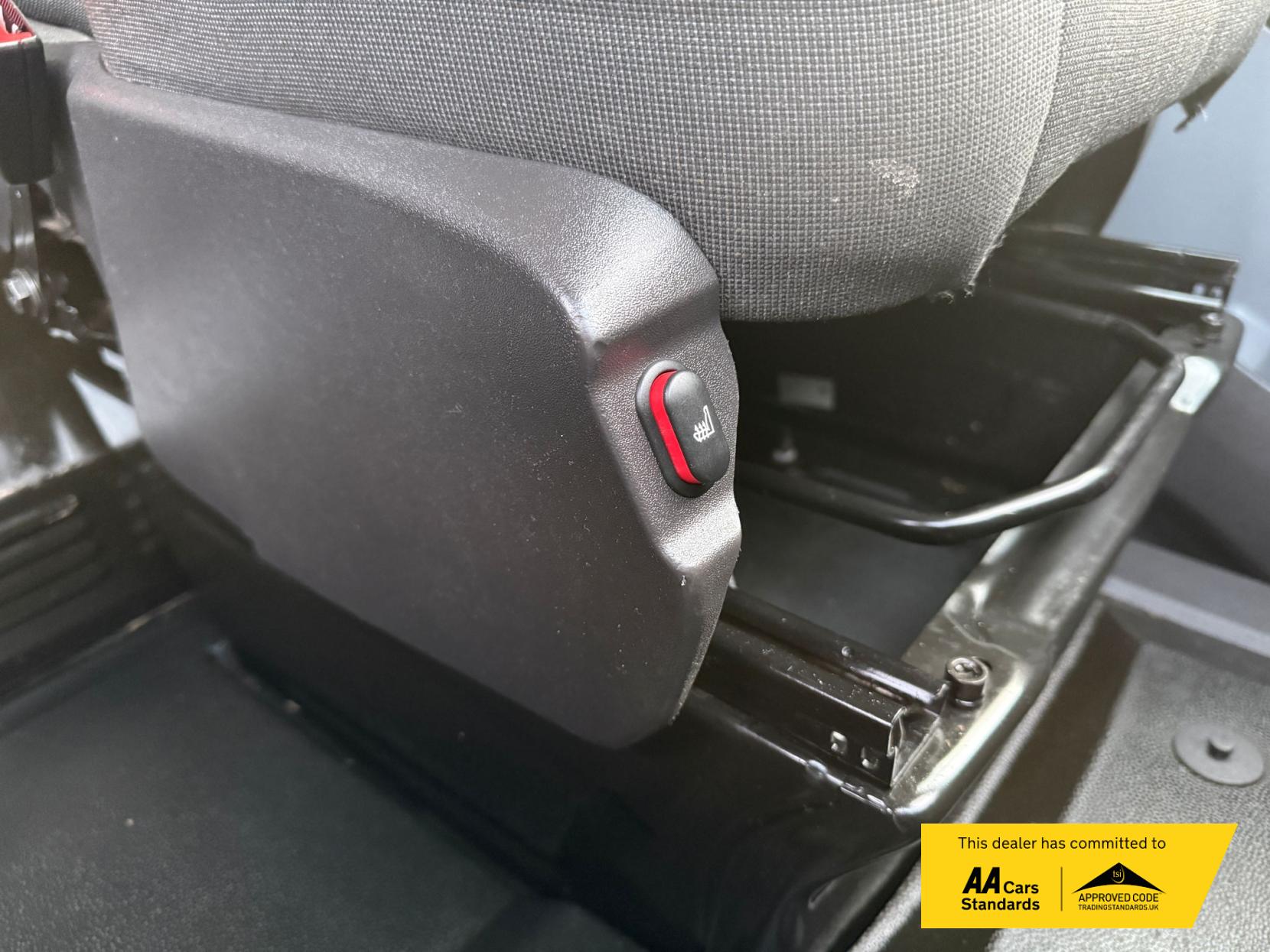 Ford Transit Custom 2.2 TDCi 310 ECOnetic Panel Van 5dr Diesel Manual L1 H1 (162 g/km, 98 bhp)