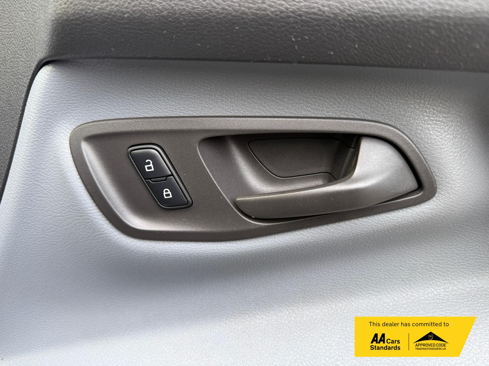 Ford Transit Custom 2.2 TDCi 310 ECOnetic Panel Van 5dr Diesel Manual L1 H1 (162 g/km, 98 bhp)