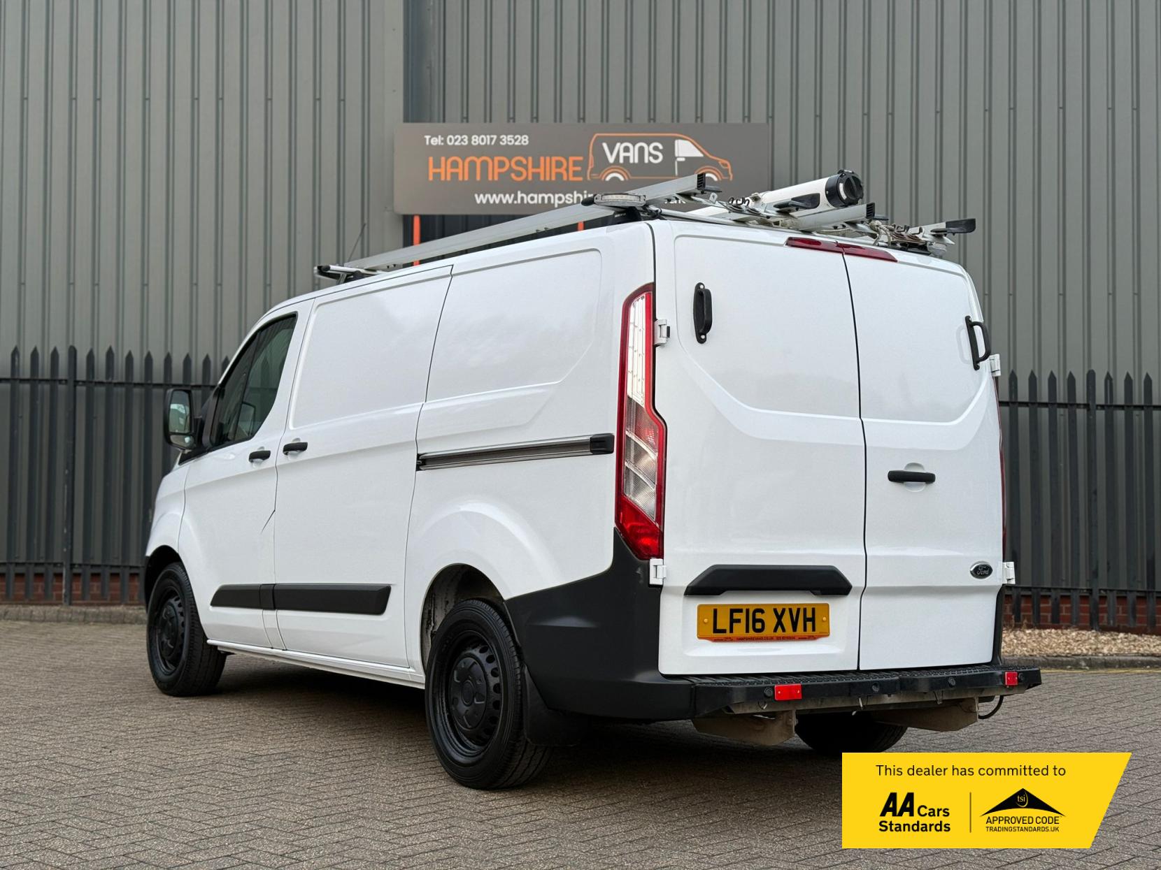 Ford Transit Custom 2.2 TDCi 310 ECOnetic Panel Van 5dr Diesel Manual L1 H1 (162 g/km, 98 bhp)