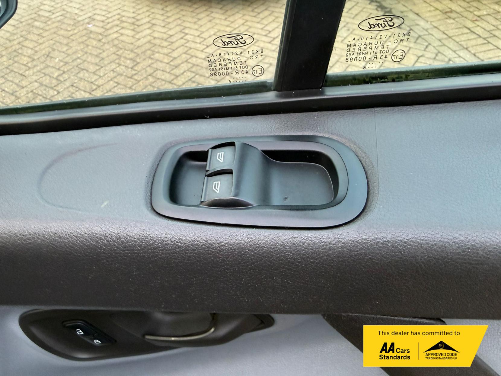 Ford Transit Custom 2.2 TDCi 310 ECOnetic Panel Van 5dr Diesel Manual L1 H1 (162 g/km, 98 bhp)