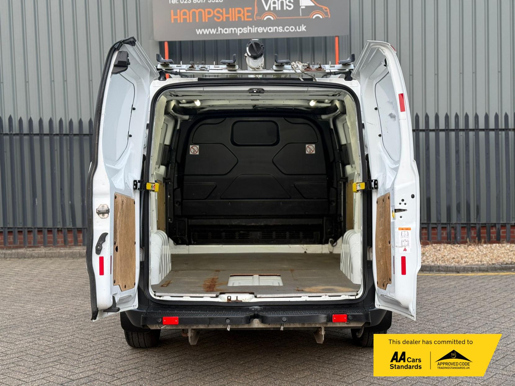 Ford Transit Custom 2.2 TDCi 310 ECOnetic Panel Van 5dr Diesel Manual L1 H1 (162 g/km, 98 bhp)