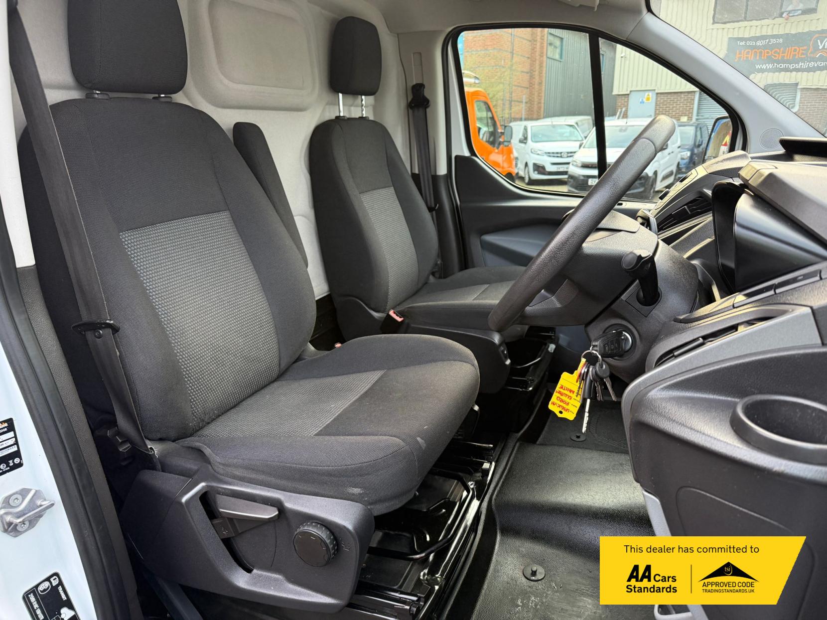 Ford Transit Custom 2.2 TDCi 310 ECOnetic Panel Van 5dr Diesel Manual L1 H1 (162 g/km, 98 bhp)