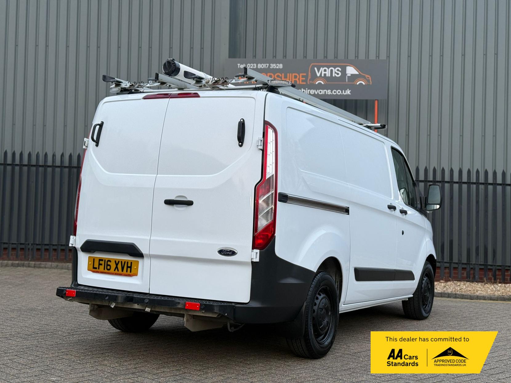 Ford Transit Custom 2.2 TDCi 310 ECOnetic Panel Van 5dr Diesel Manual L1 H1 (162 g/km, 98 bhp)