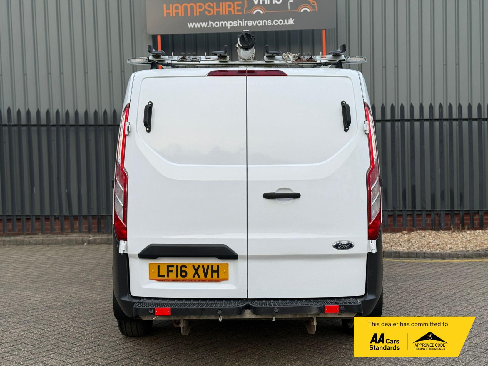 Ford Transit Custom 2.2 TDCi 310 ECOnetic Panel Van 5dr Diesel Manual L1 H1 (162 g/km, 98 bhp)