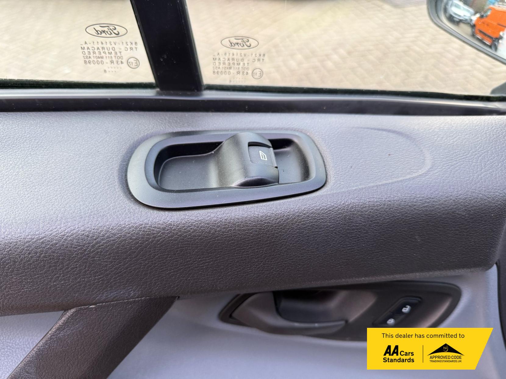 Ford Transit Custom 2.2 TDCi 310 ECOnetic Panel Van 5dr Diesel Manual L1 H1 (162 g/km, 98 bhp)