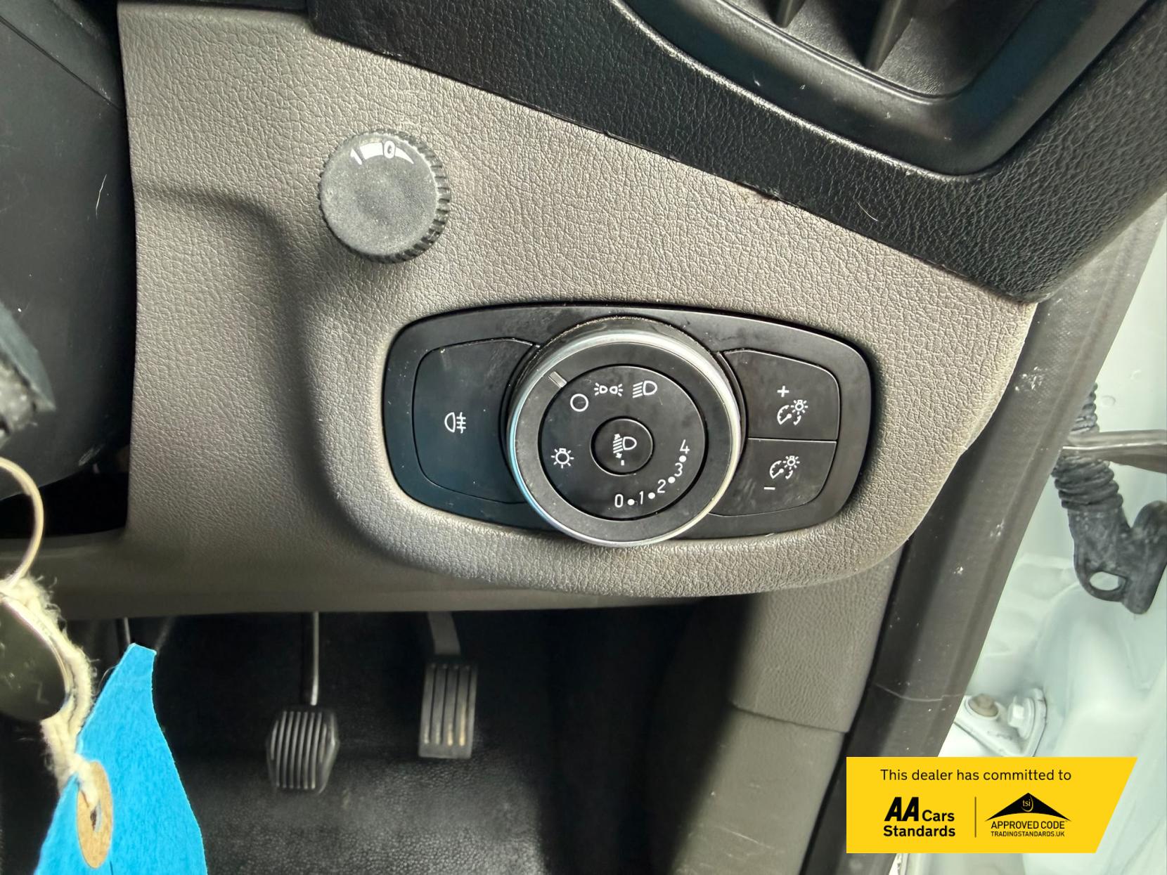 2023 Ford Transit Connect 1.5 220 EcoBlue Leader Panel Van 5dr Diesel Manual L1 Euro 6 (s/s) (100 ps) - Thumbnail 41