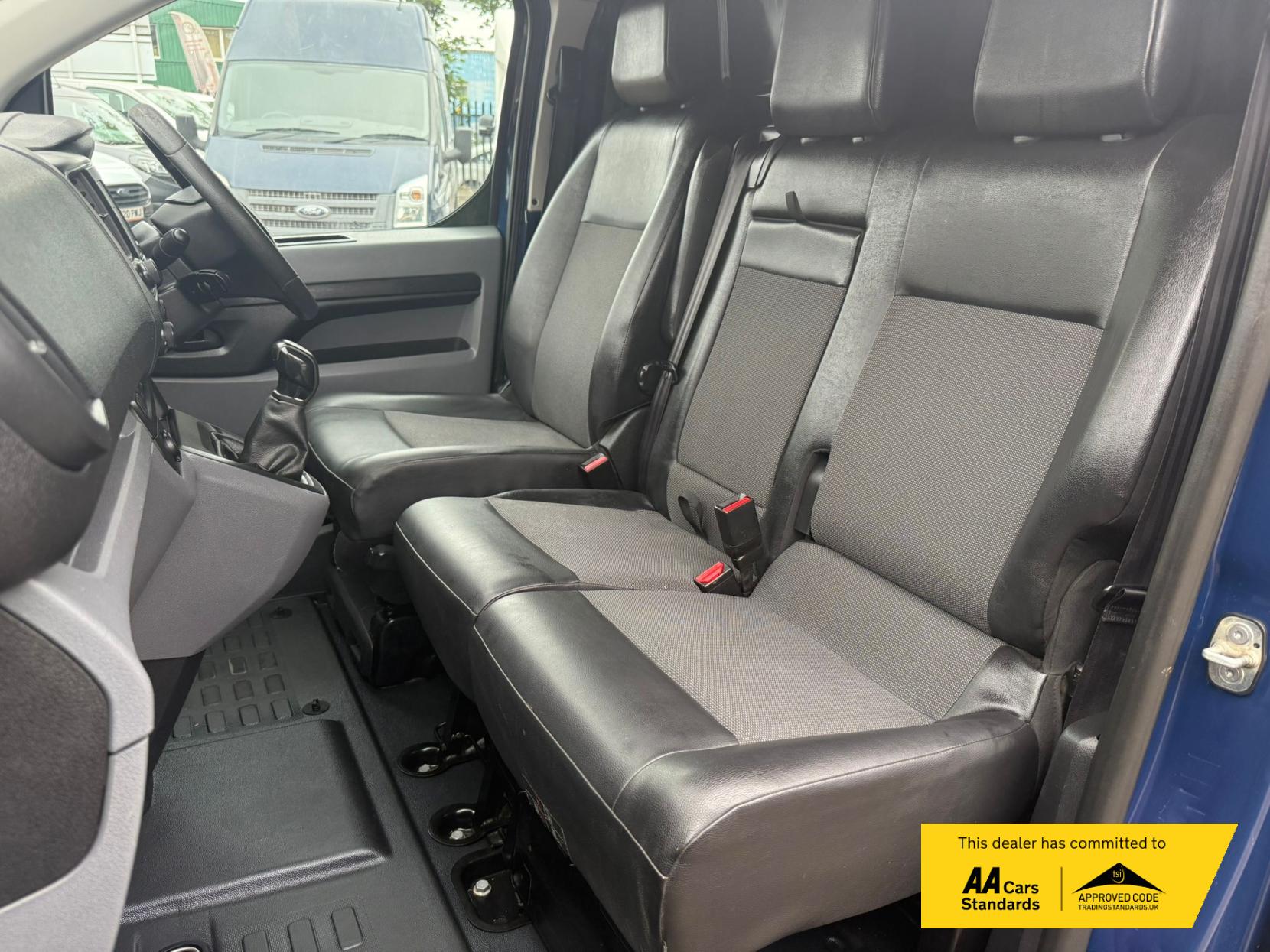 Peugeot Expert 1.6 BlueHDi 1000 Professional Standard Panel Van 6dr Diesel Manual MWB Euro 6 (95 ps)