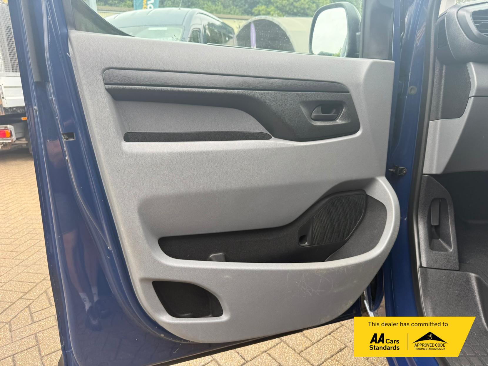 Peugeot Expert 1.6 BlueHDi 1000 Professional Standard Panel Van 6dr Diesel Manual MWB Euro 6 (95 ps)