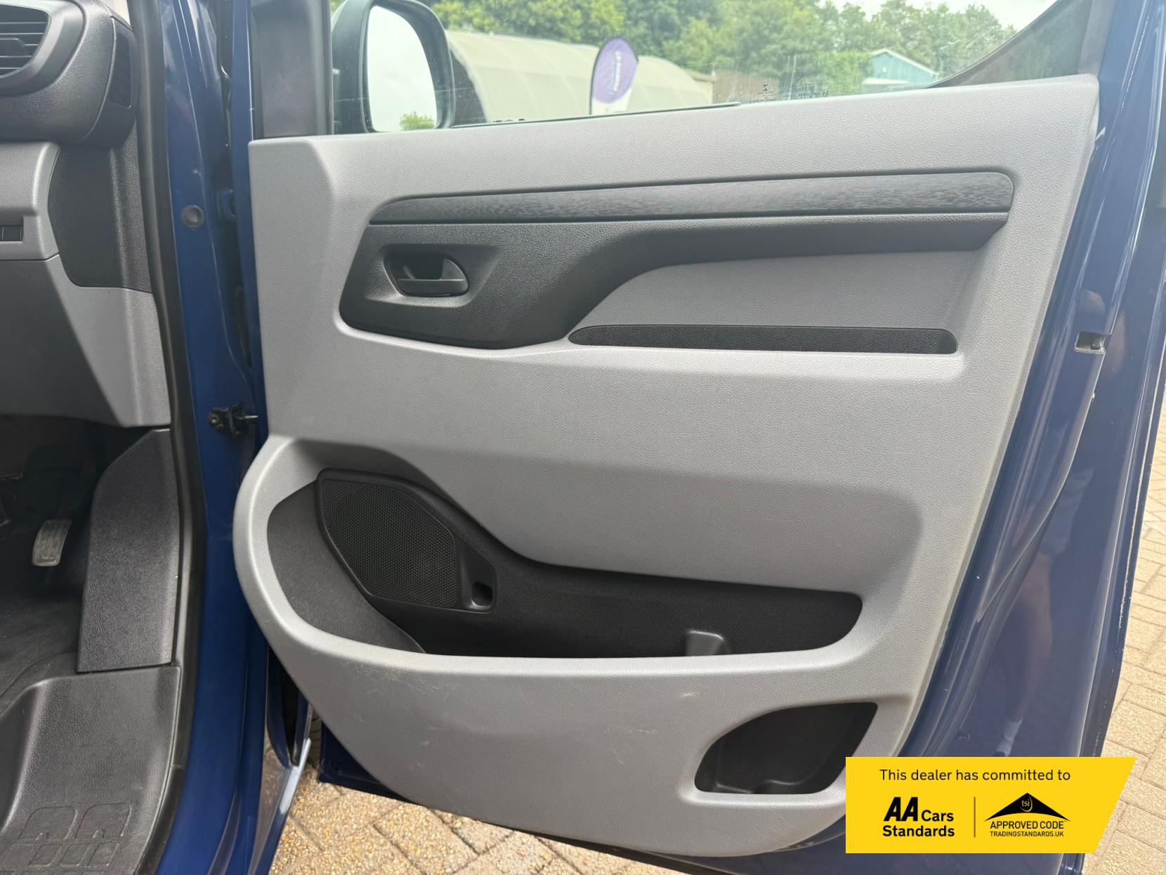 Peugeot Expert 1.6 BlueHDi 1000 Professional Standard Panel Van 6dr Diesel Manual MWB Euro 6 (95 ps)