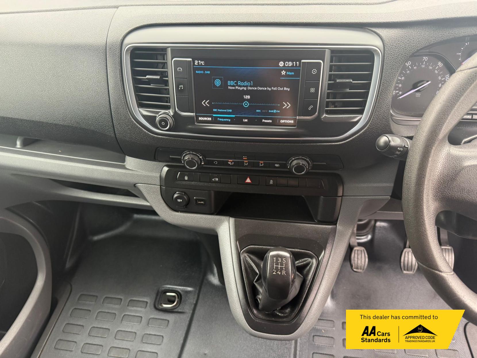 Peugeot Expert 1.6 BlueHDi 1000 Professional Standard Panel Van 6dr Diesel Manual MWB Euro 6 (95 ps)