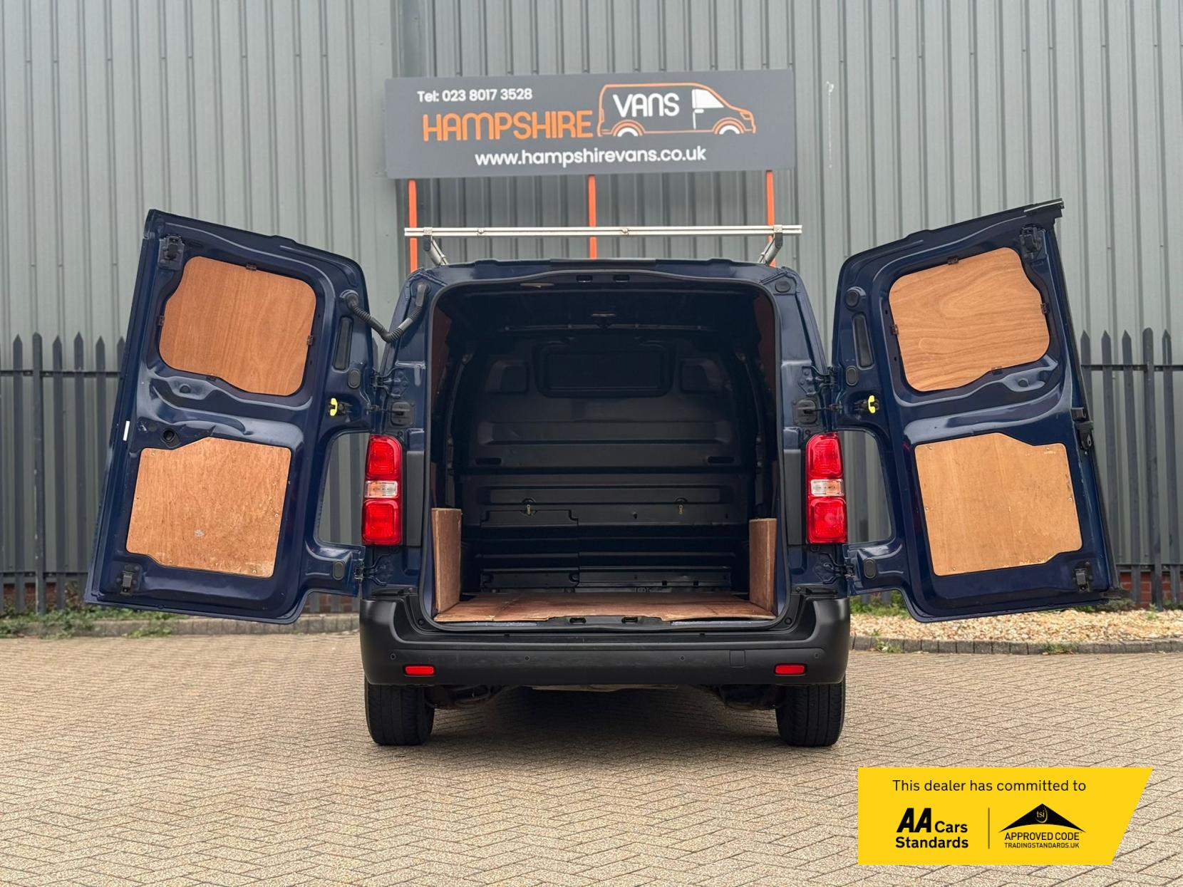 Peugeot Expert 1.6 BlueHDi 1000 Professional Standard Panel Van 6dr Diesel Manual MWB Euro 6 (95 ps)
