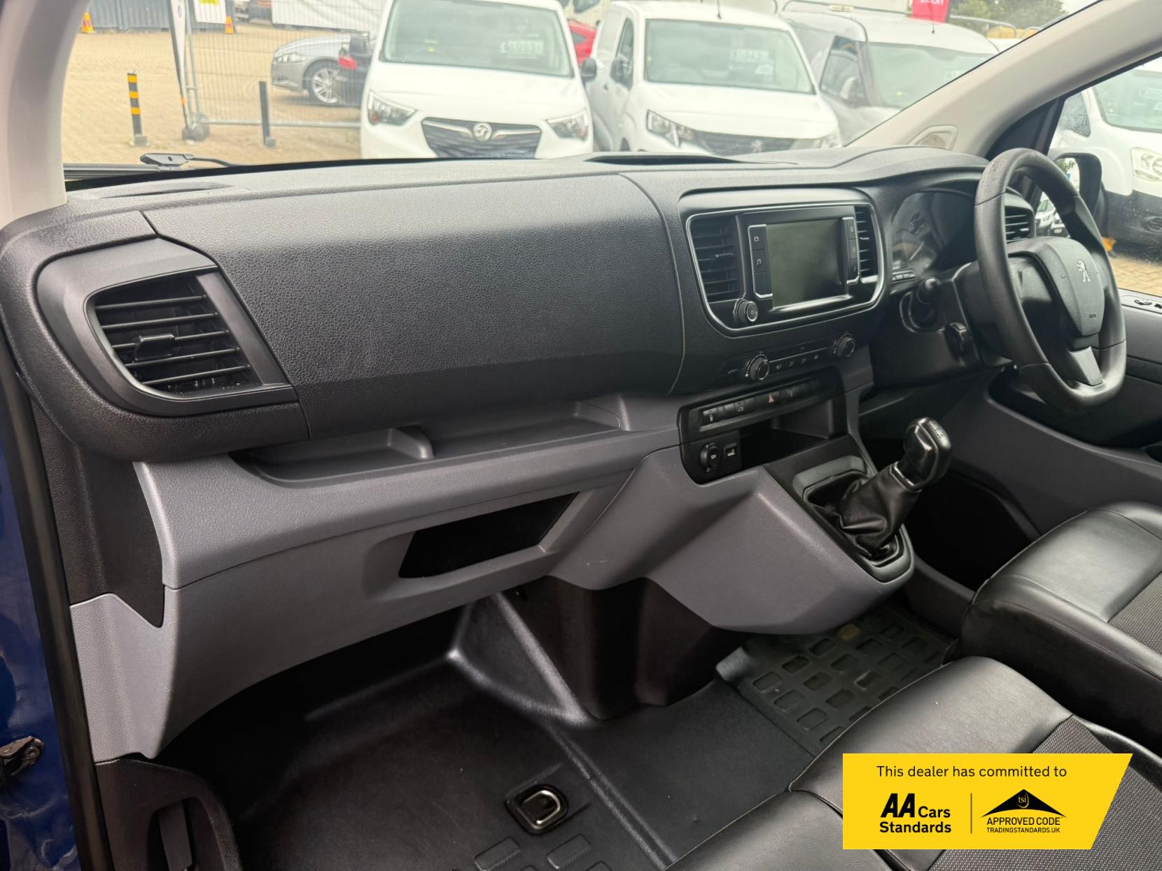Peugeot Expert 1.6 BlueHDi 1000 Professional Standard Panel Van 6dr Diesel Manual MWB Euro 6 (95 ps)