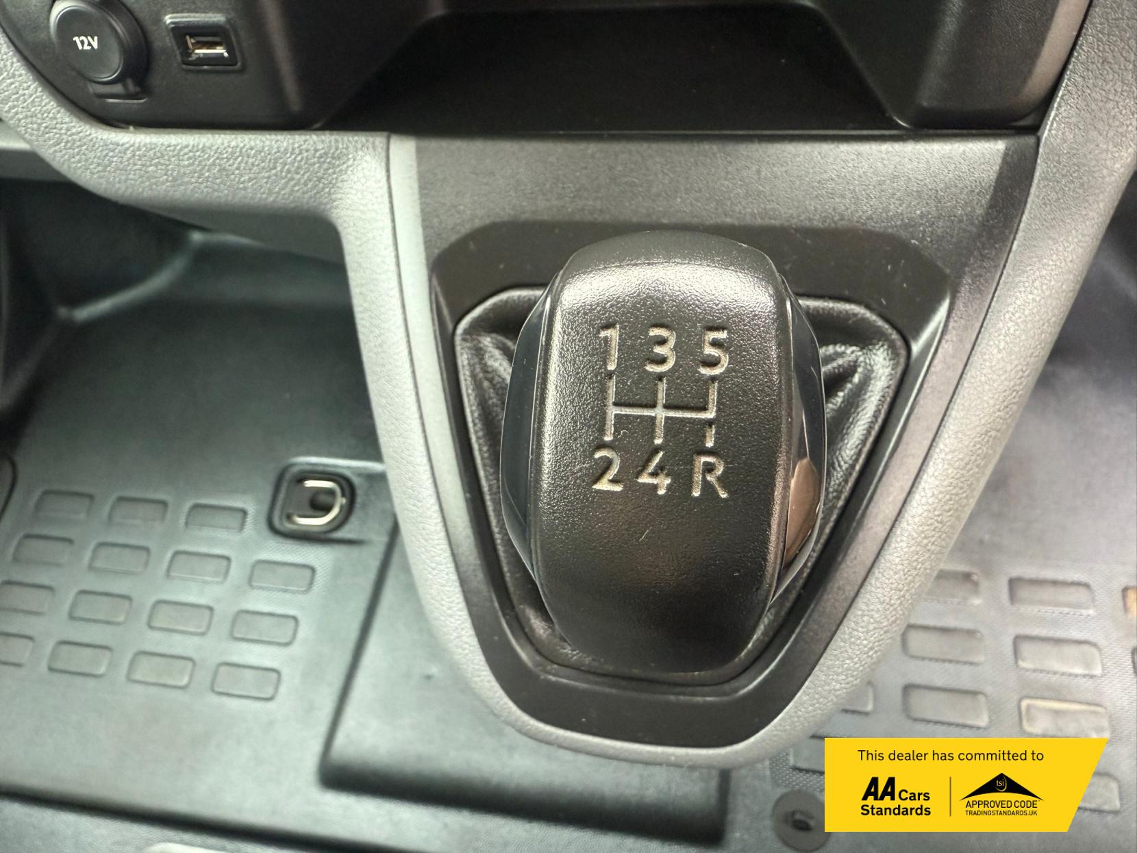 Peugeot Expert 1.6 BlueHDi 1000 Professional Standard Panel Van 6dr Diesel Manual MWB Euro 6 (95 ps)