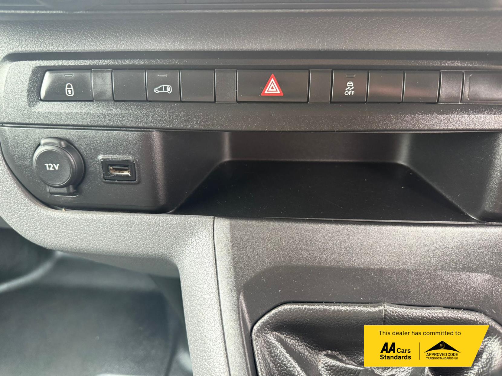 Peugeot Expert 1.6 BlueHDi 1000 Professional Standard Panel Van 6dr Diesel Manual MWB Euro 6 (95 ps)