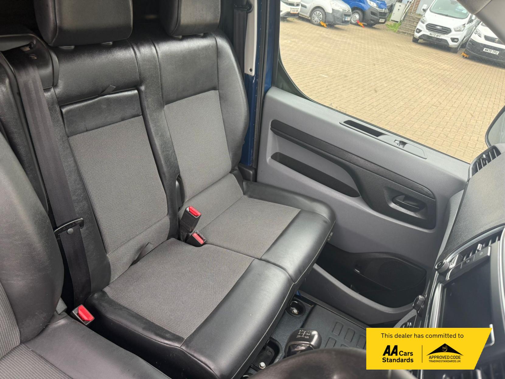 Peugeot Expert 1.6 BlueHDi 1000 Professional Standard Panel Van 6dr Diesel Manual MWB Euro 6 (95 ps)