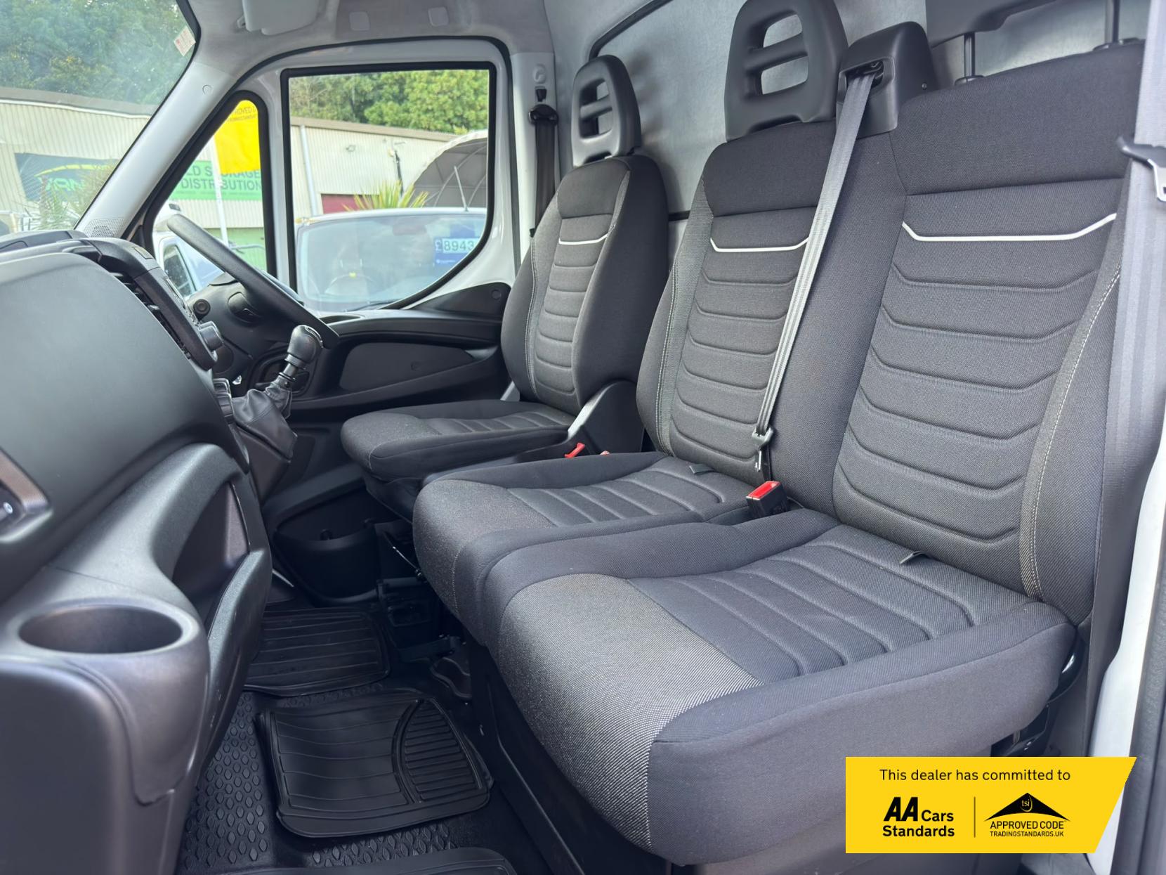 2025 Iveco Daily 2.3D HPI 14V 35S 3450 Curtain Side Luton 2dr Diesel Manual Euro 6 (136 ps) - Thumbnail 19