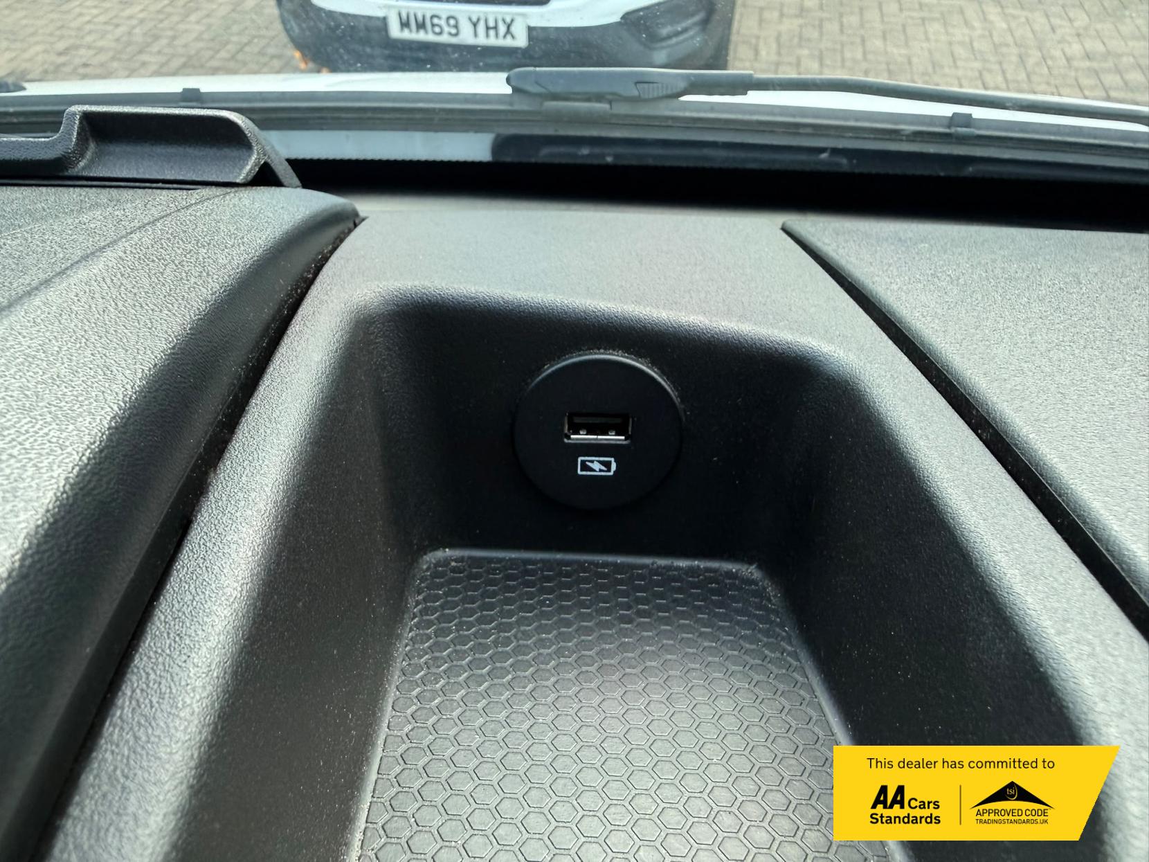 2025 Iveco Daily 2.3D HPI 14V 35S 3450 Curtain Side Luton 2dr Diesel Manual Euro 6 (136 ps) - Thumbnail 33