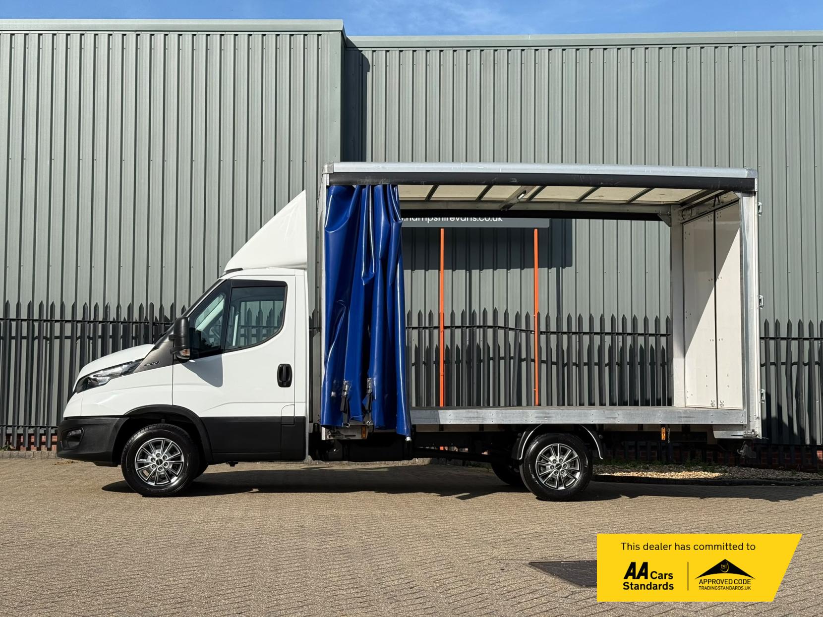 2025 Iveco Daily 2.3D HPI 14V 35S 3450 Curtain Side Luton 2dr Diesel Manual Euro 6 (136 ps) - Thumbnail 6