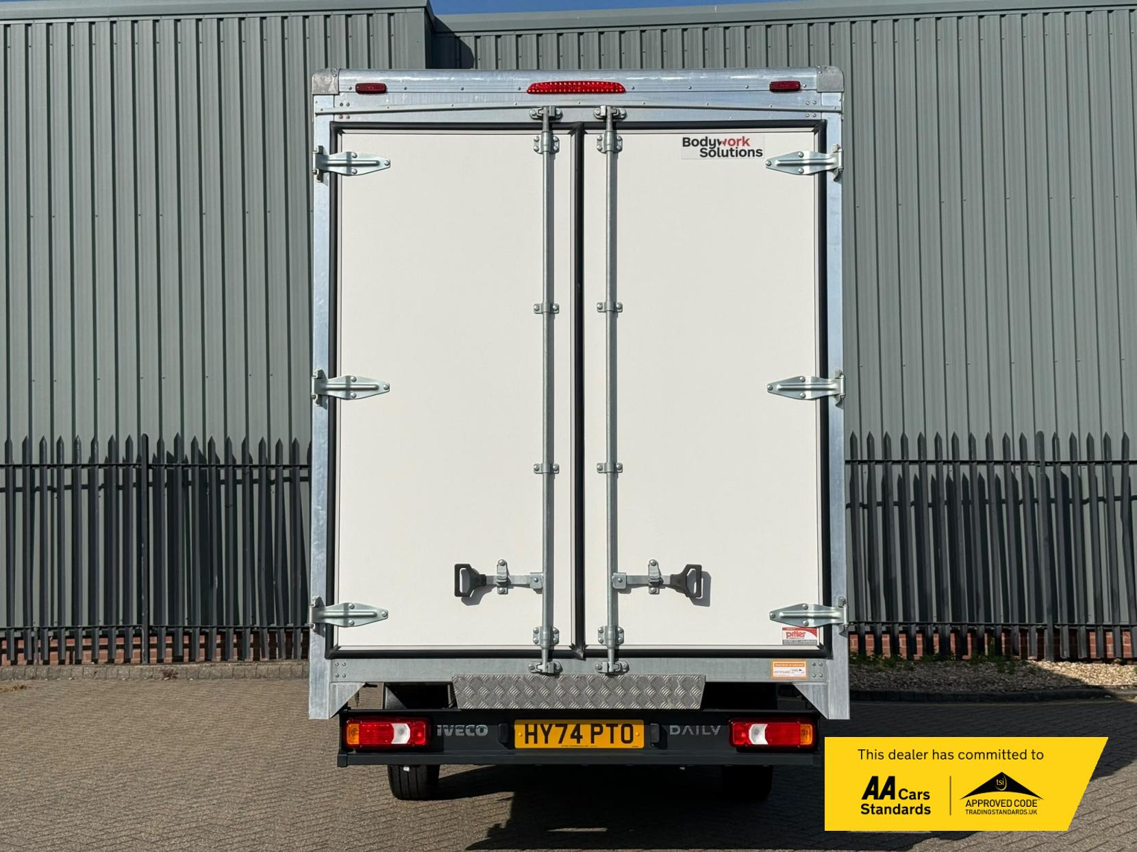 2025 Iveco Daily 2.3D HPI 14V 35S 3450 Curtain Side Luton 2dr Diesel Manual Euro 6 (136 ps) - Thumbnail 10