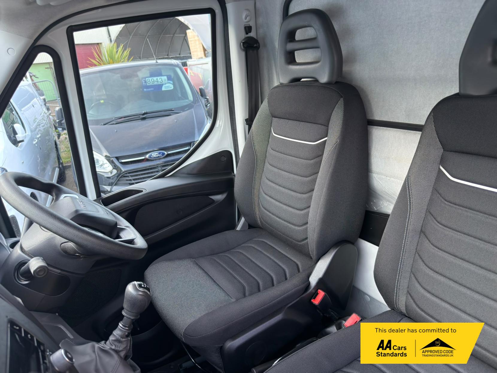2025 Iveco Daily 2.3D HPI 14V 35S 3450 Curtain Side Luton 2dr Diesel Manual Euro 6 (136 ps) - Thumbnail 16