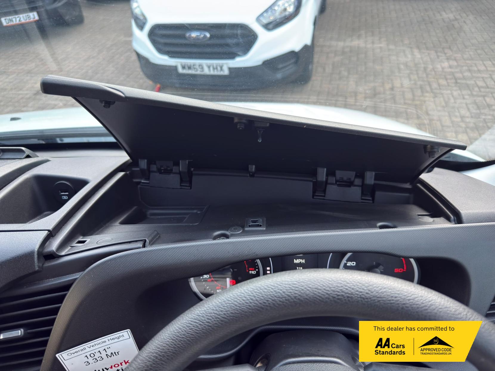 2025 Iveco Daily 2.3D HPI 14V 35S 3450 Curtain Side Luton 2dr Diesel Manual Euro 6 (136 ps) - Thumbnail 24