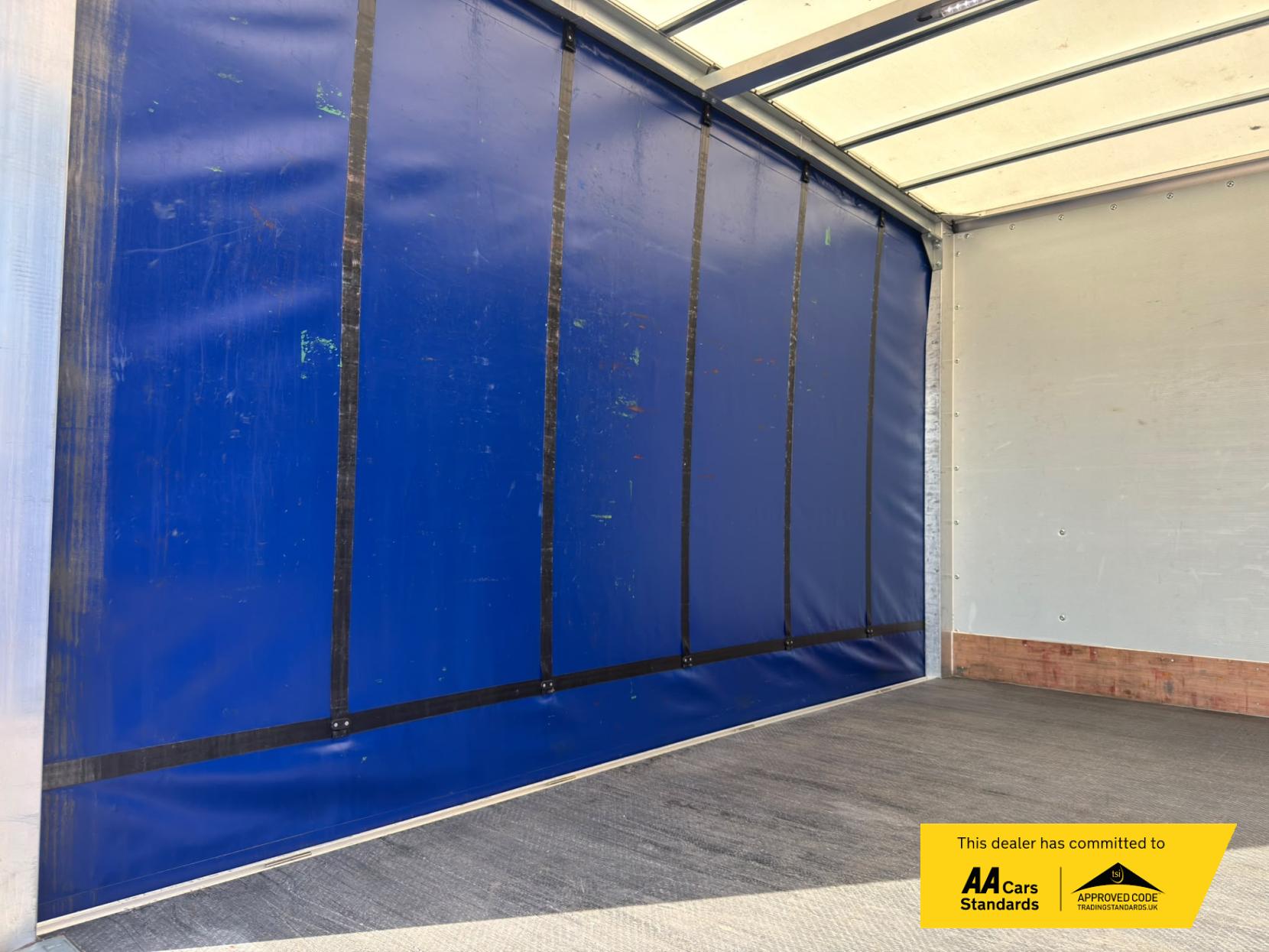 2025 Iveco Daily 2.3D HPI 14V 35S 3450 Curtain Side Luton 2dr Diesel Manual Euro 6 (136 ps) - Thumbnail 12