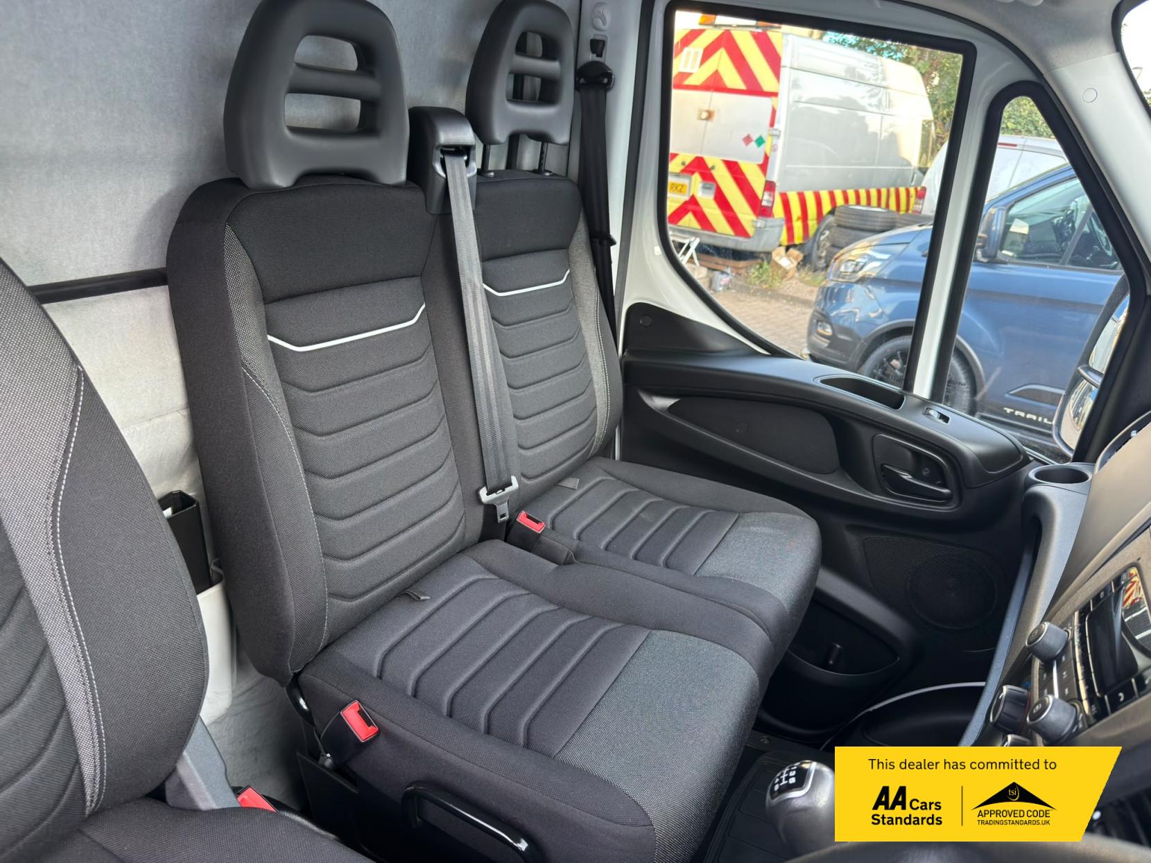 2025 Iveco Daily 2.3D HPI 14V 35S 3450 Curtain Side Luton 2dr Diesel Manual Euro 6 (136 ps) - Thumbnail 18
