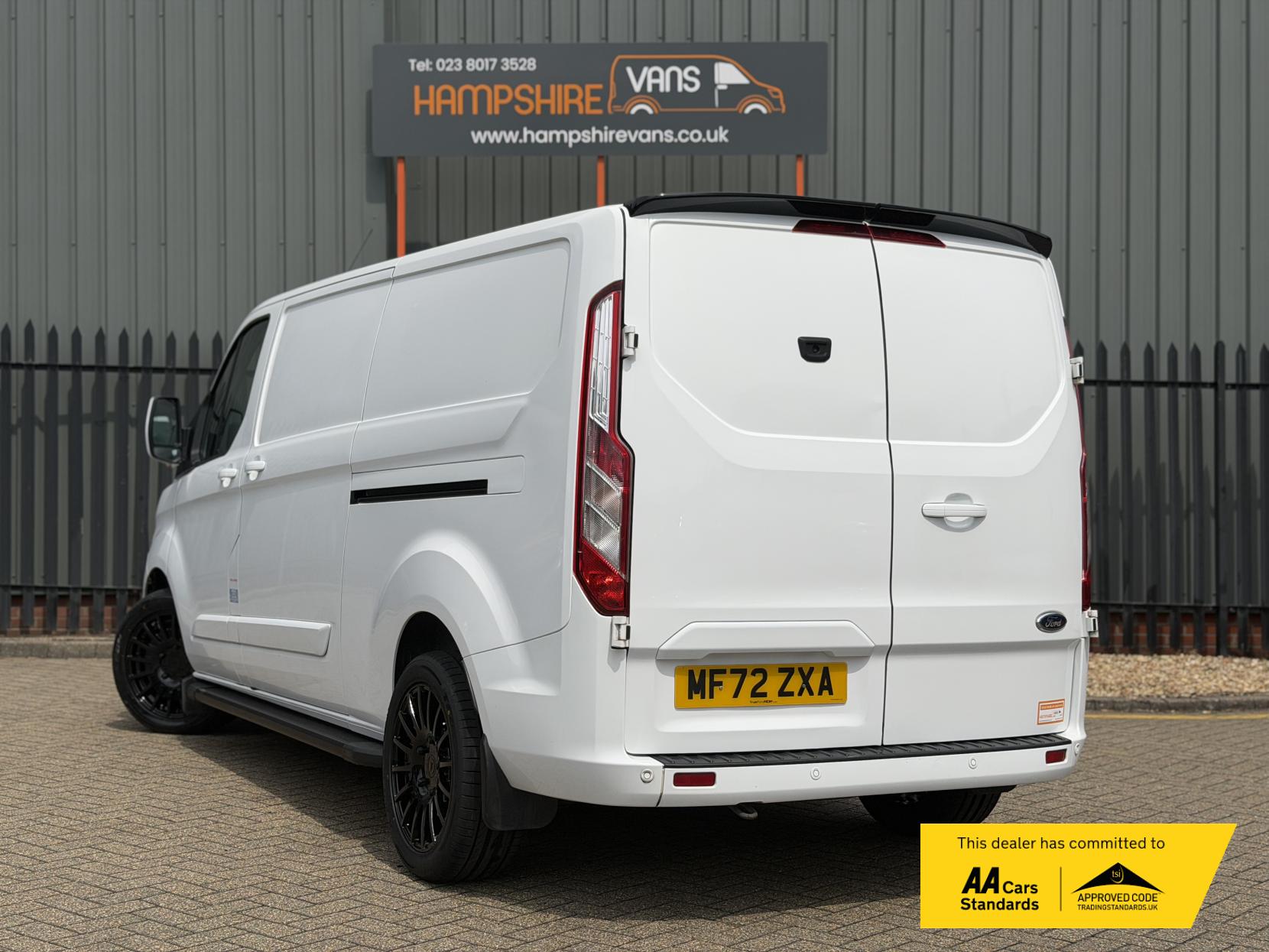 2022 Ford Transit Custom 2.0 300 EcoBlue Limited Panel Van 5dr Diesel Manual L2 H1 Euro 6 (s/s) (130 ps) - Thumbnail 4