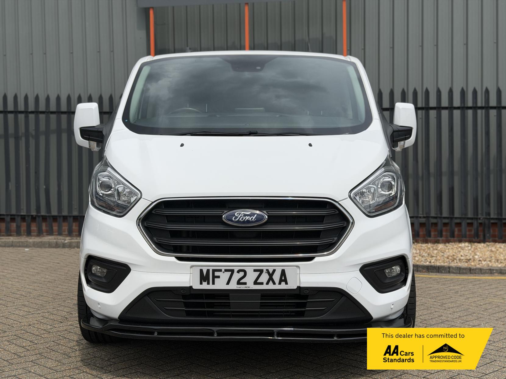 2022 Ford Transit Custom 2.0 300 EcoBlue Limited Panel Van 5dr Diesel Manual L2 H1 Euro 6 (s/s) (130 ps) - Thumbnail 16