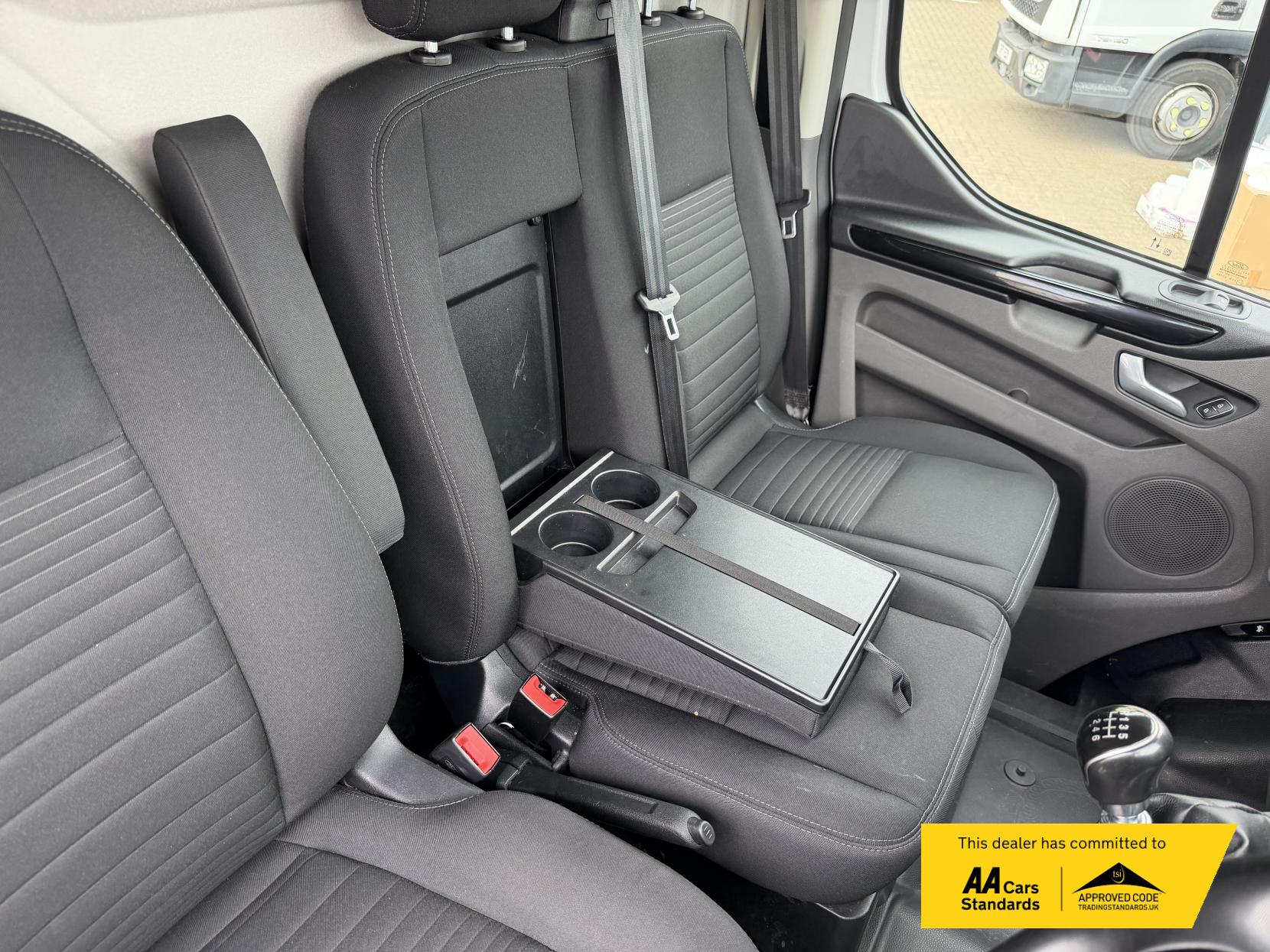 2022 Ford Transit Custom 2.0 300 EcoBlue Limited Panel Van 5dr Diesel Manual L2 H1 Euro 6 (s/s) (130 ps) - Thumbnail 14