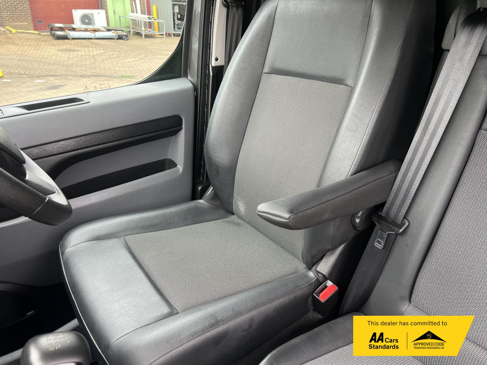 Vauxhall Vivaro 1.5 Turbo D 2700 Sportive Panel Van 5dr Diesel Manual L1 H1 Euro 6 (s/s) (120 ps)