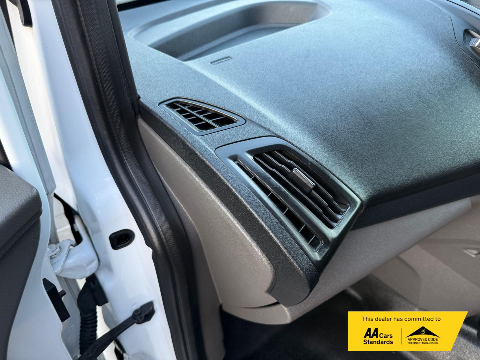 Ford Transit Connect 1.5 230 EcoBlue Leader Crew Van Double Cab 6dr Diesel Manual L2 Euro 6 (s/s) (100 ps)