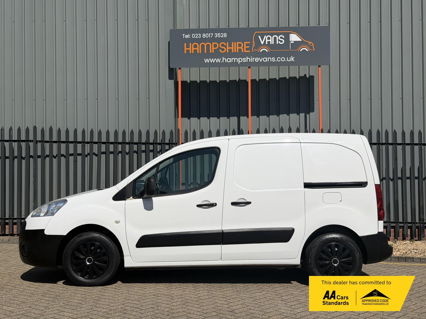 2011 Peugeot Partner 1.6 HDi 625 S Panel Van 4dr Diesel Manual L1 (153 g/km, 75 bhp) - Thumbnail 6