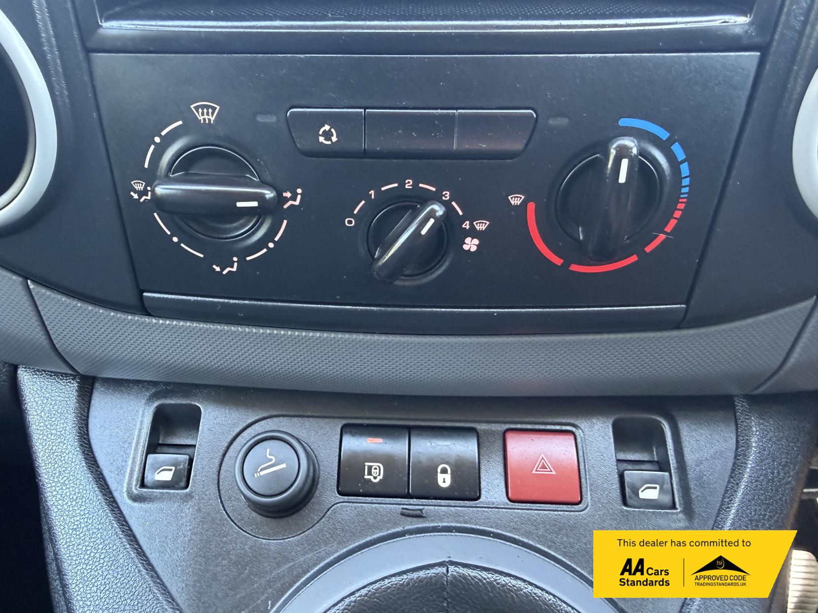 2011 Peugeot Partner 1.6 HDi 625 S Panel Van 4dr Diesel Manual L1 (153 g/km, 75 bhp) - Thumbnail 25