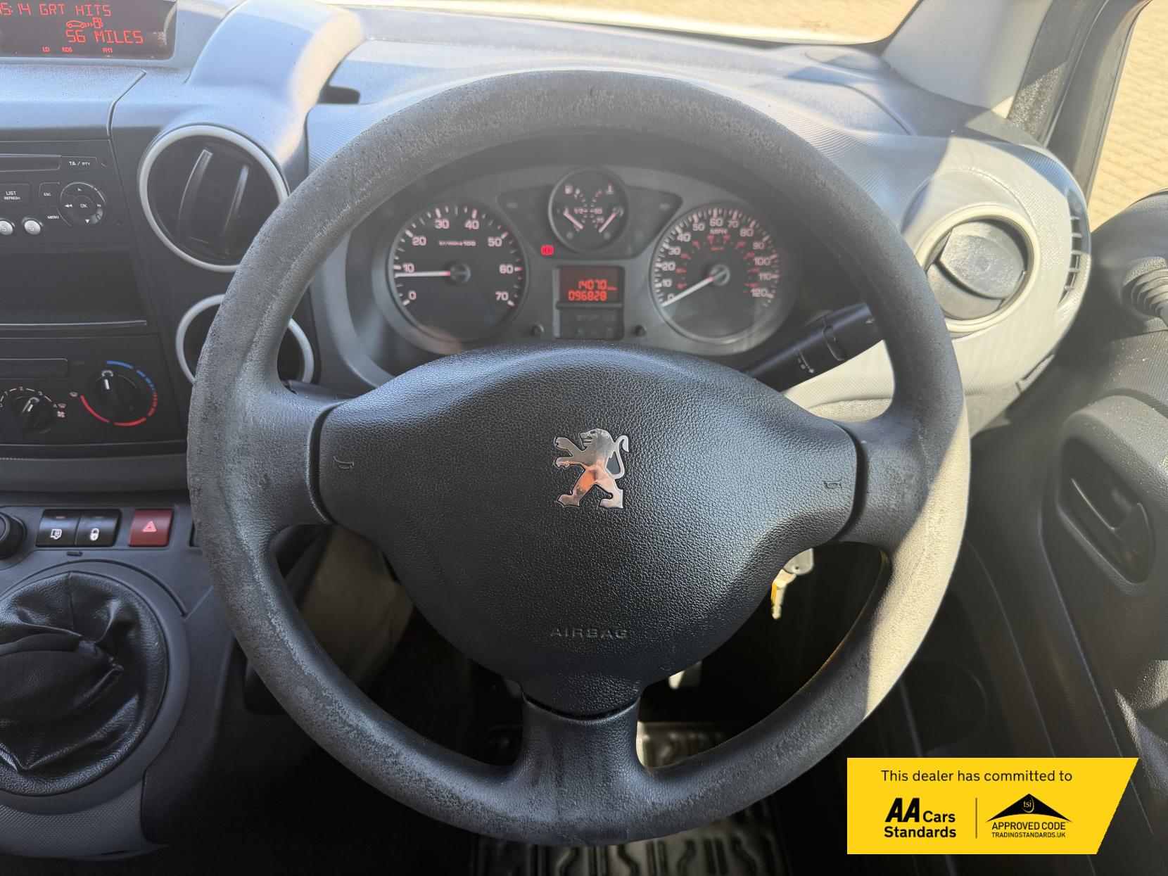 2011 Peugeot Partner 1.6 HDi 625 S Panel Van 4dr Diesel Manual L1 (153 g/km, 75 bhp) - Thumbnail 29