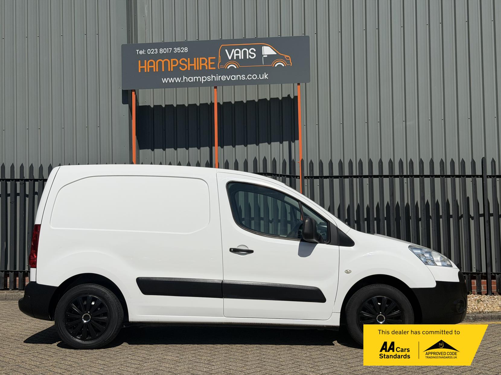2011 Peugeot Partner 1.6 HDi 625 S Panel Van 4dr Diesel Manual L1 (153 g/km, 75 bhp) - Thumbnail 5