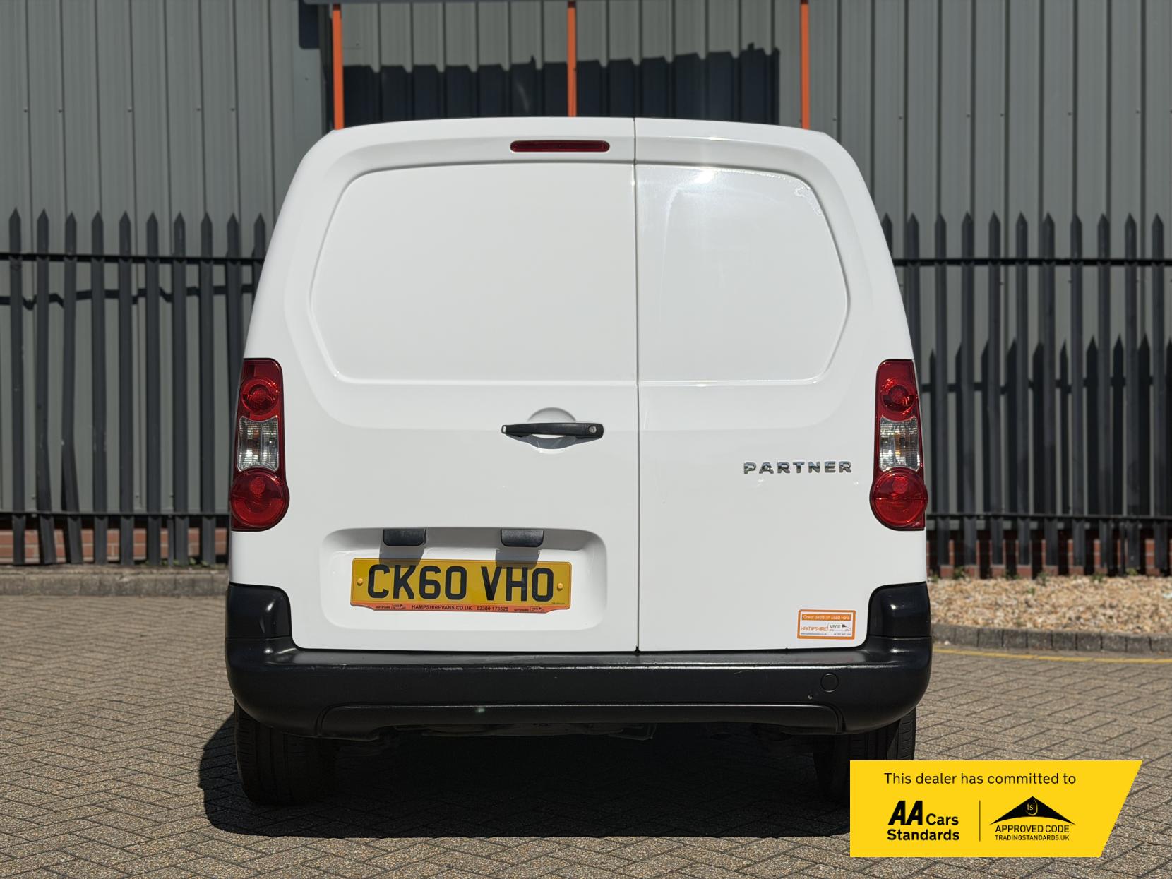 2011 Peugeot Partner 1.6 HDi 625 S Panel Van 4dr Diesel Manual L1 (153 g/km, 75 bhp) - Thumbnail 9